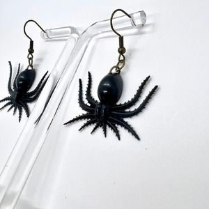 Black Spider Earrings - Halloween Earrings - Animal Earrings - Goth Earrings